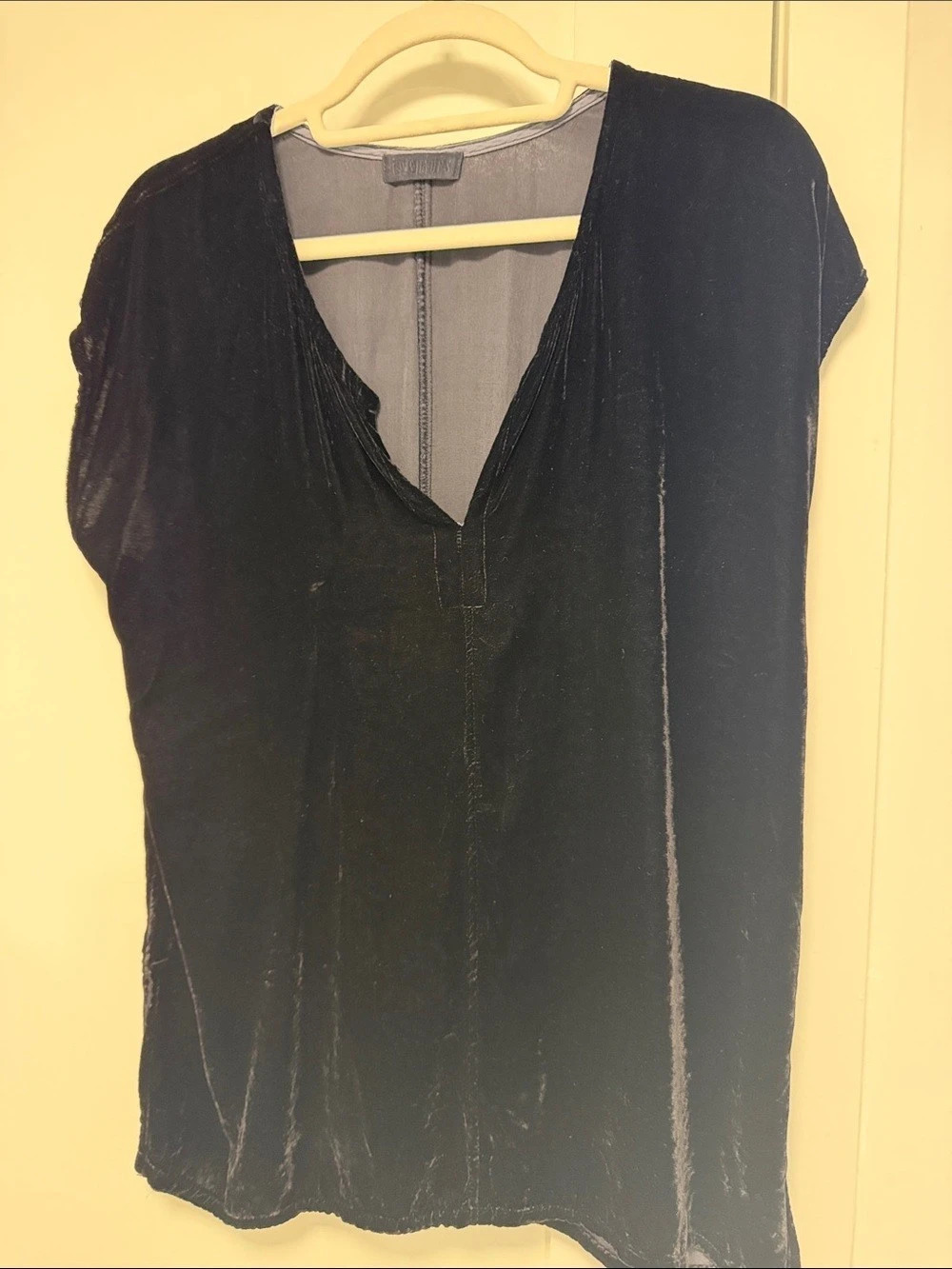 CP SHADES V-Neck velvet/velour Blouse in Black Size Medium